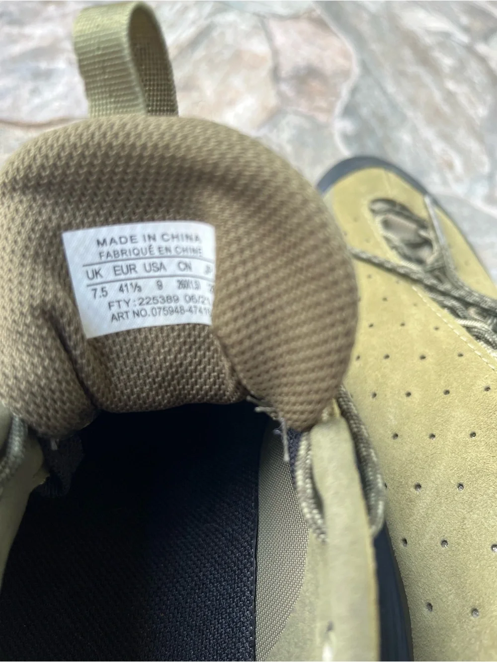 Arc’teryx Konseal AR Men’s 9 Olive Green Approach Shoes Vibram NEW